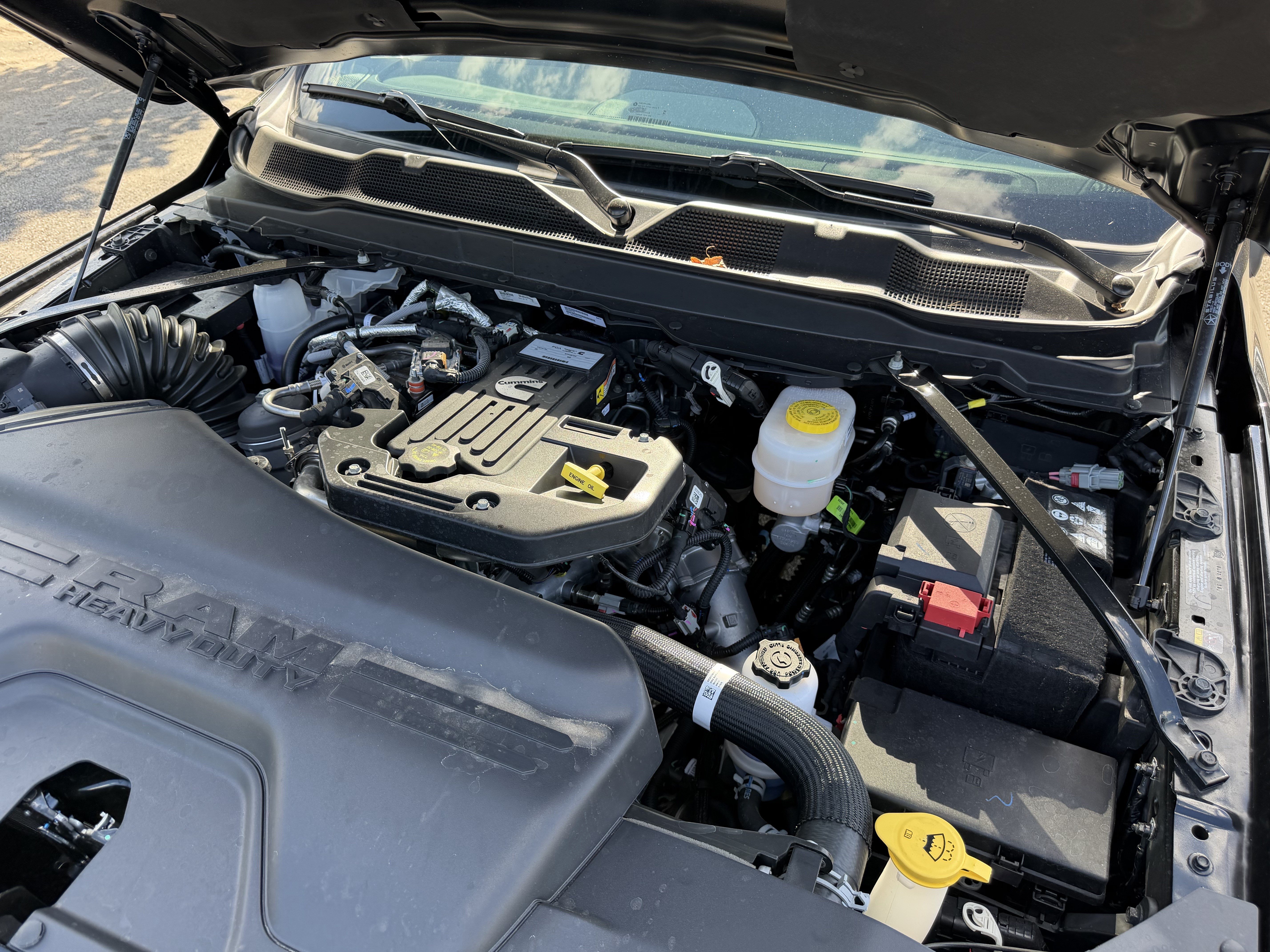 New 2026 RAM 3500 Laramie AWD/4WD image 37