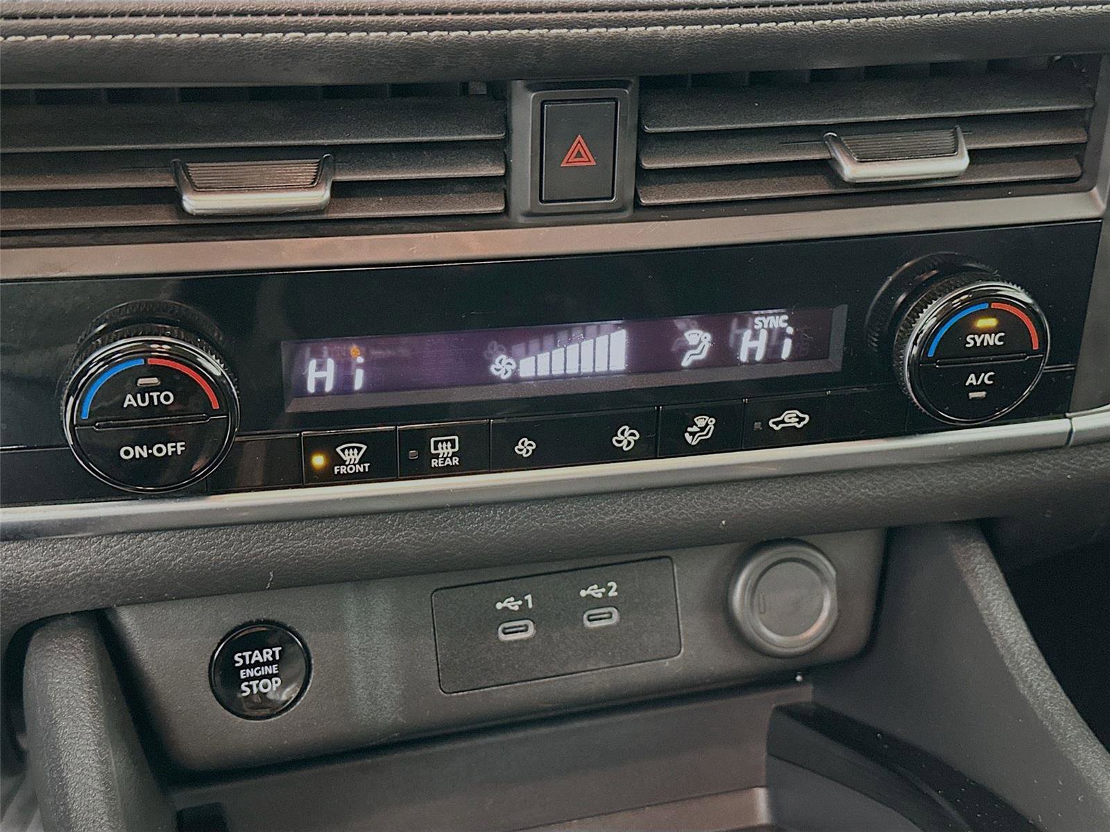 Used 2024 Nissan Rogue SV image 9