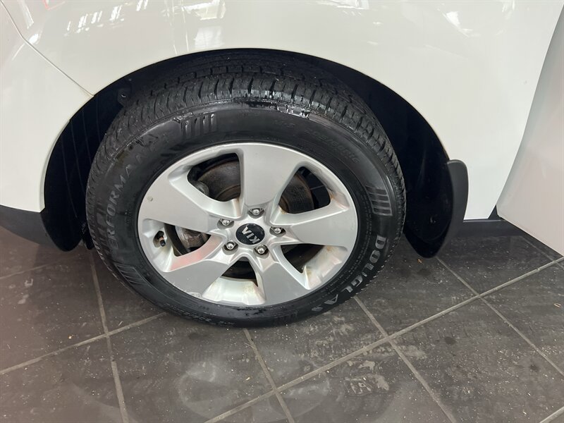 Used 2019 Kia Soul FWD image 35
