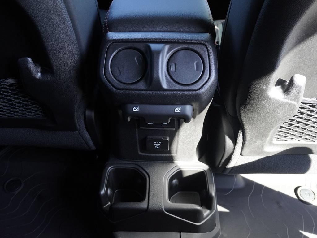 New 2026 Jeep Gladiator Rubicon AWD/4WD image 32