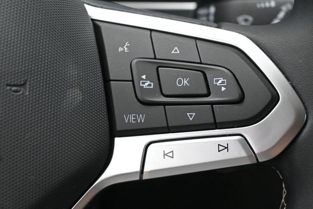 Used 2022 Volkswagen Tiguan SE AWD/4WD image 18