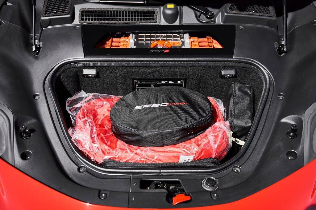 Used 2025 Ferrari SF90 Spider image 20