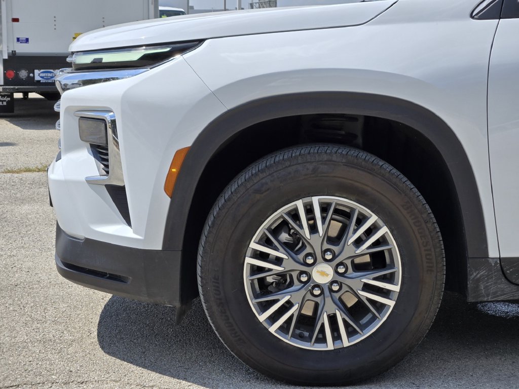 Used 2026 Chevrolet Traverse LT w/ Driver Confidence Package FWD image 8