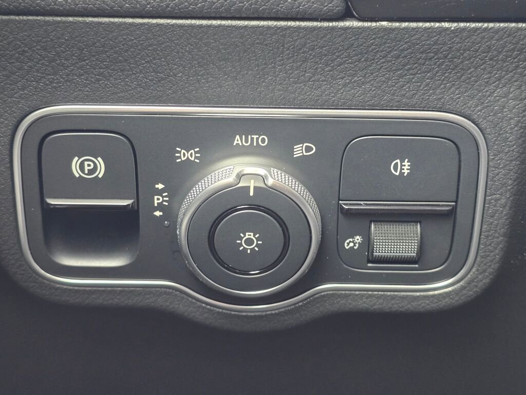 New 2026 Mercedes-Benz GLA 35 AMG 4MATIC image 38