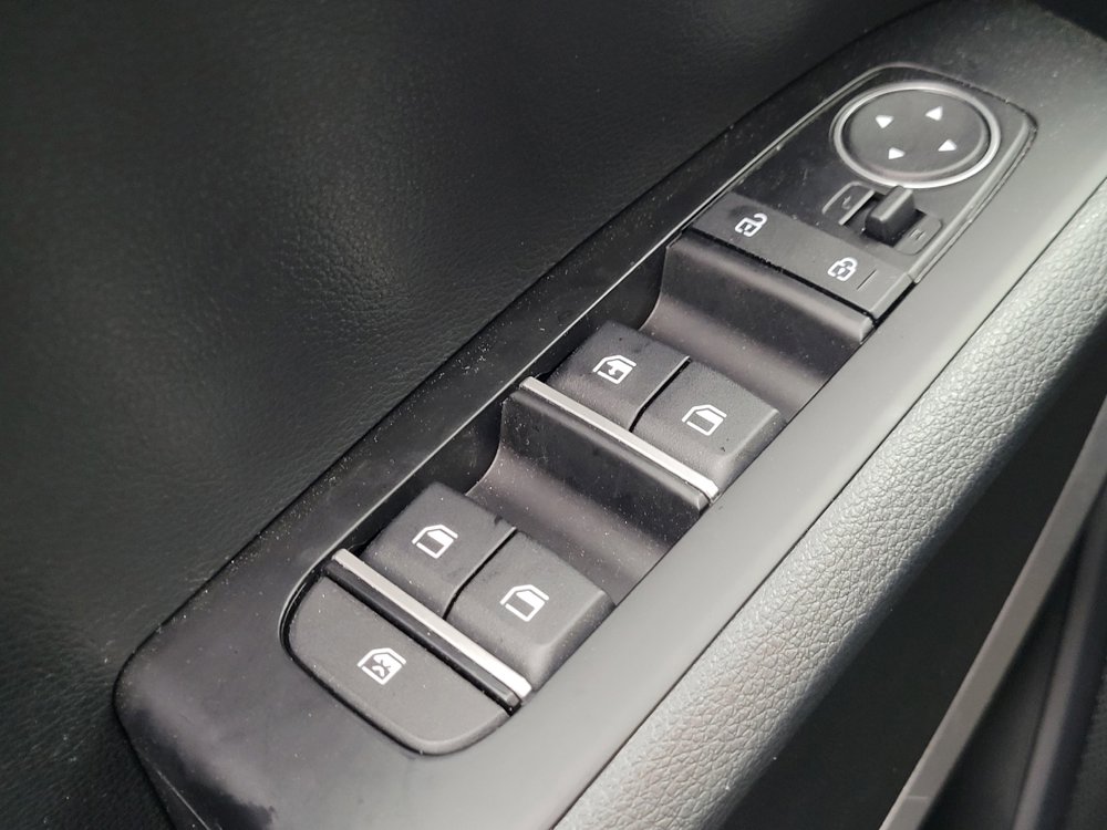 Used 2025 Kia Soul LX FWD image 27