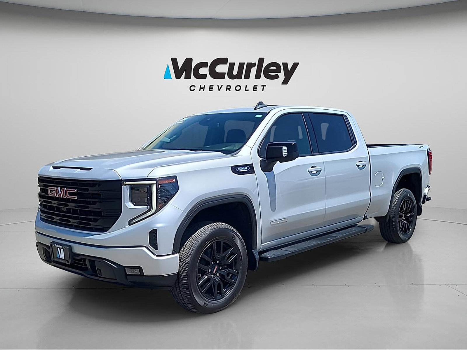 Used 2022 GMC Sierra 1500 Elevation w/ Elevation Premium Package AWD/4WD image 3