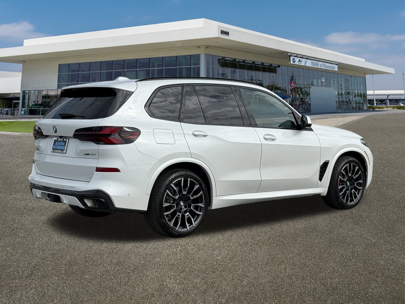 Used 2024 BMW X5 xDrive40i w/ Executive Package image 11