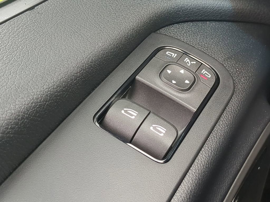 Used 2025 Mercedes-Benz Sprinter 2500 image 9