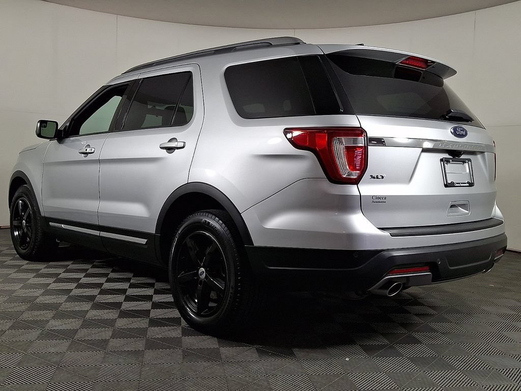 Used 2018 Ford Explorer XLT FWD image 7