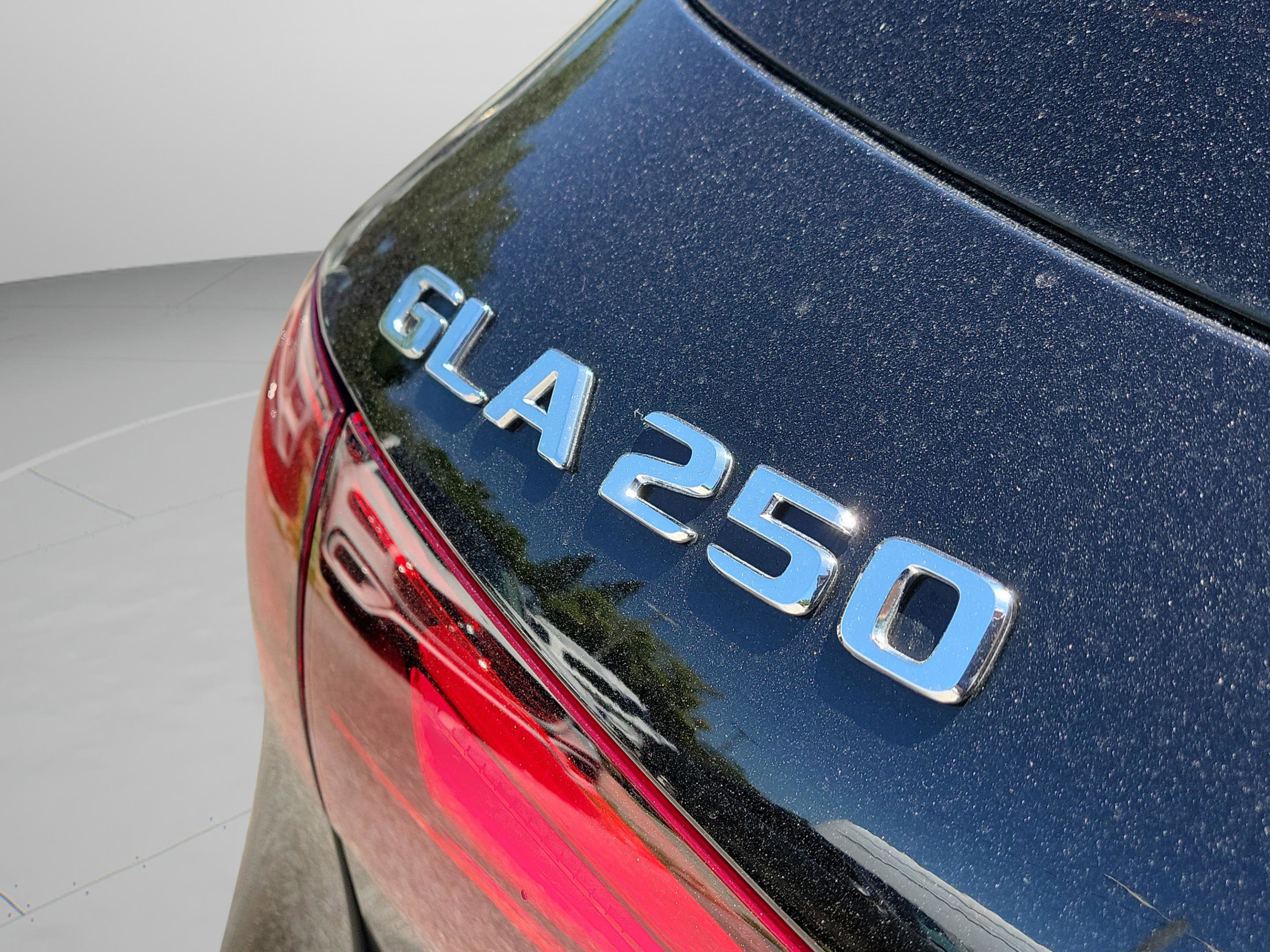 Certified 2025 Mercedes-Benz GLA 250 image 30