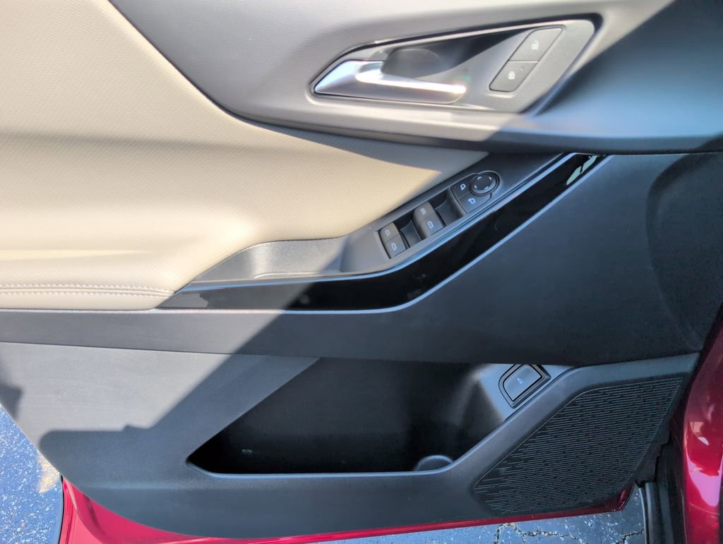 New 2026 Chevrolet Equinox LT w/ Convenience Package II FWD image 16