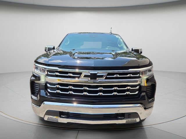 Used 2022 Chevrolet Silverado 1500 LTZ w/ LTZ Premium Package AWD/4WD image 3