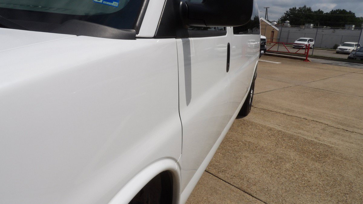 Used 2017 Chevrolet Express 3500 LS RWD image 7