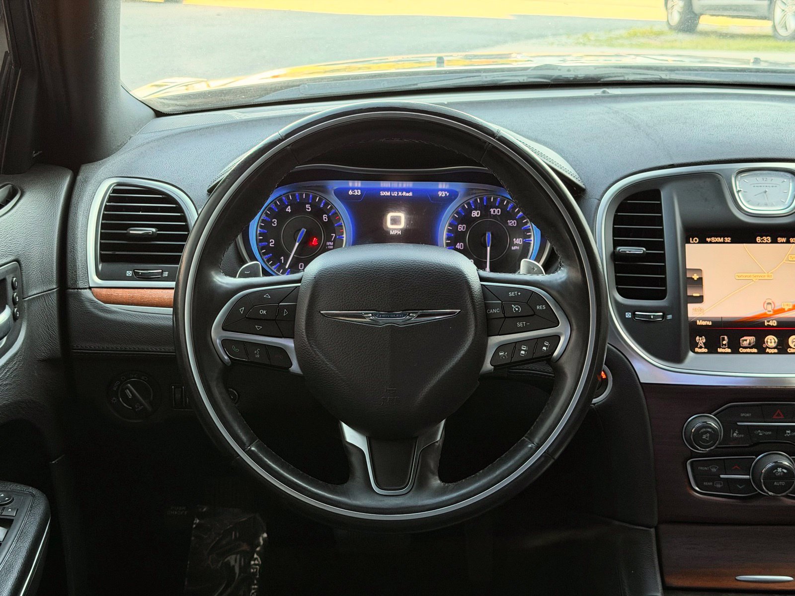 Used 2015 Chrysler 300 C Platinum w/ Harman/Kardon Audio Group RWD image 27
