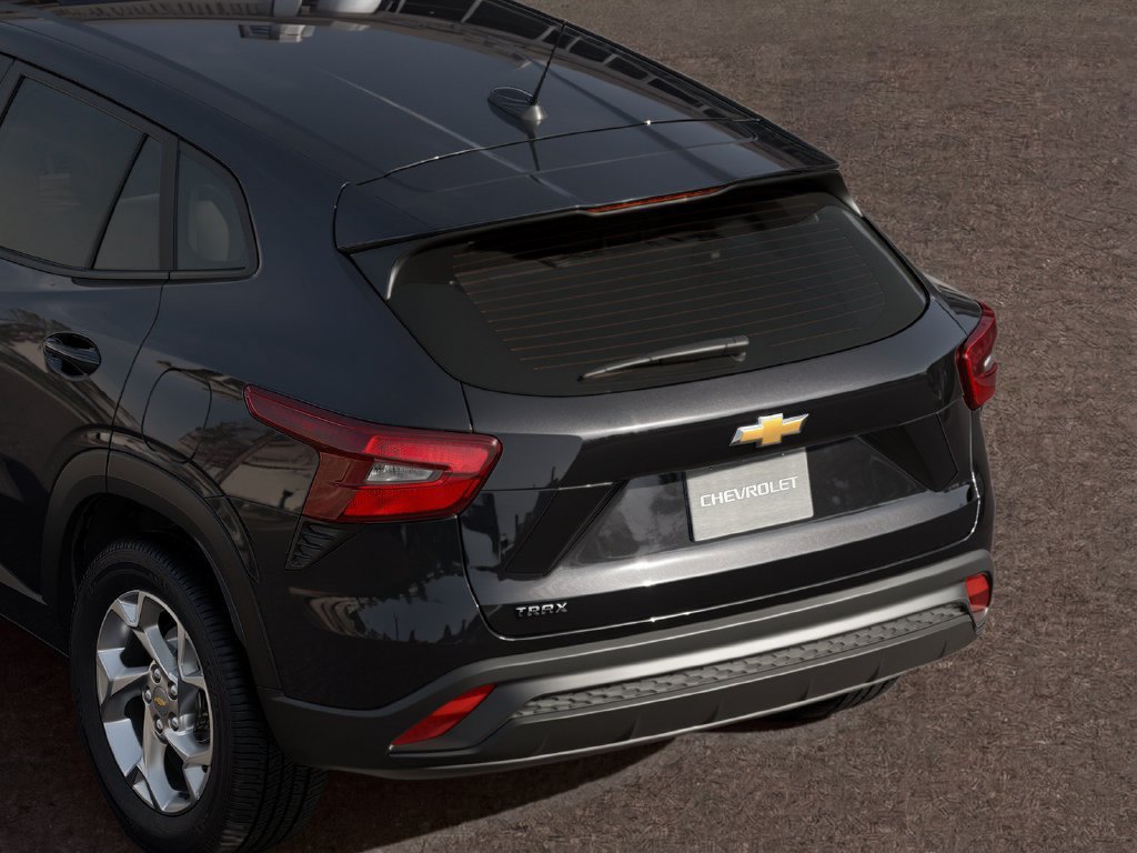 New 2026 Chevrolet Trax LS w/ LS Convenience Package FWD image 7