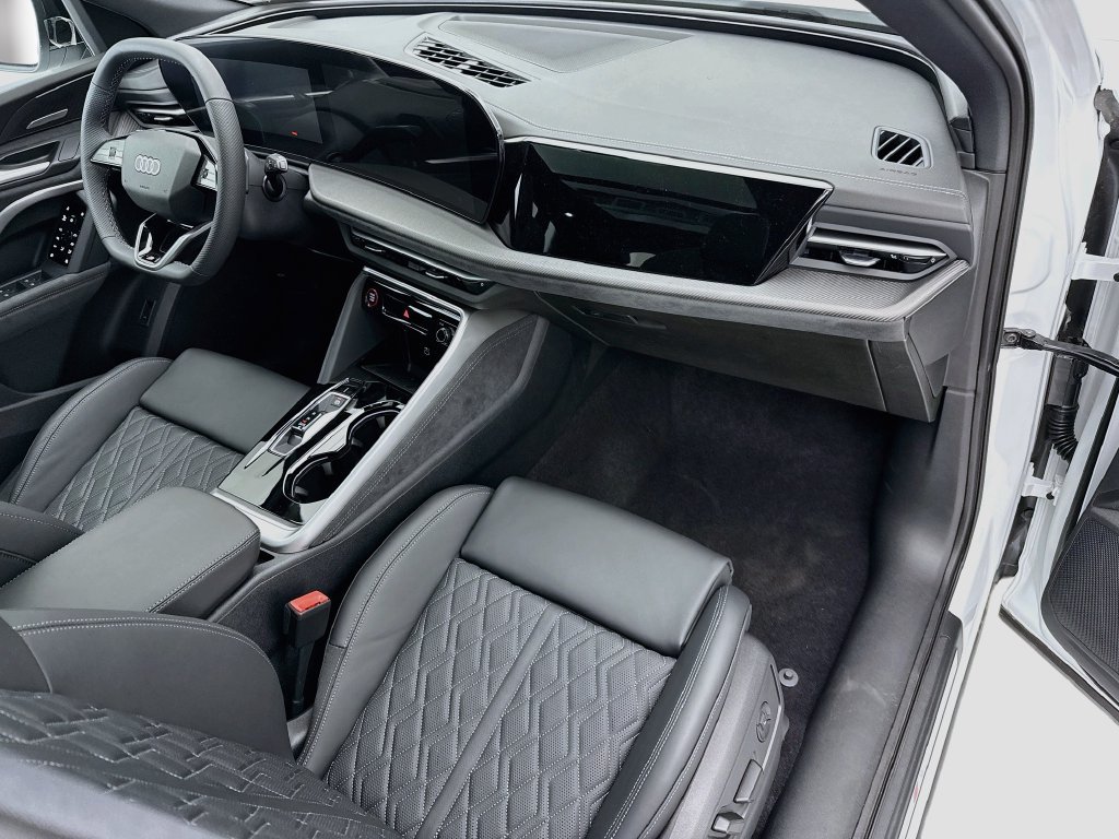 New 2026 Audi SQ5 Premium Plus AWD/4WD image 17