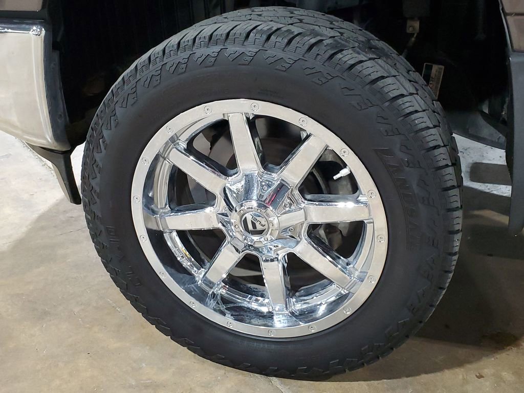 Used 2017 Nissan Titan SV AWD/4WD image 40