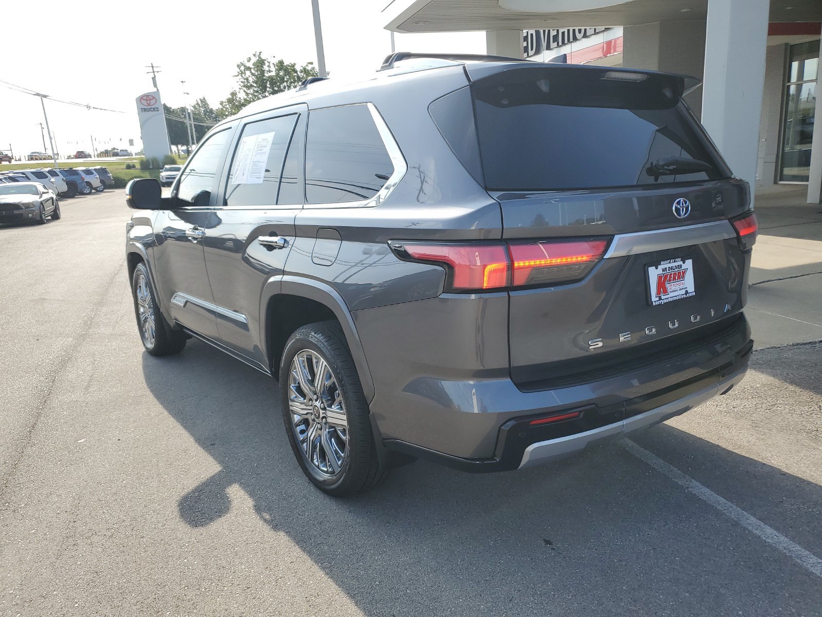 Used 2024 Toyota Sequoia Capstone AWD/4WD image 3