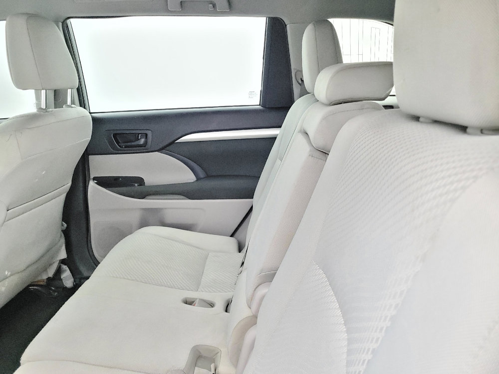 Used 2018 Toyota Highlander LE image 18