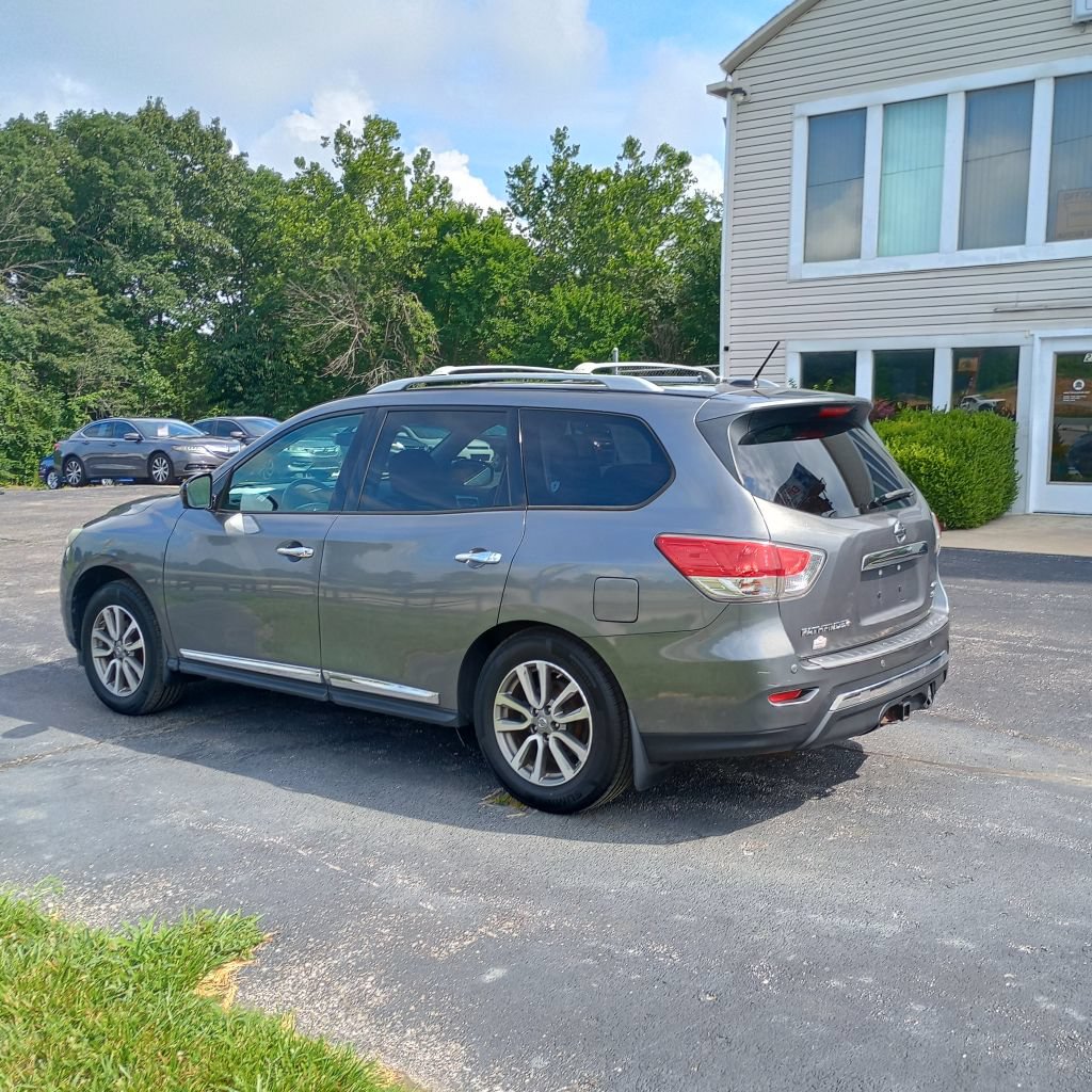 Used 2015 Nissan Pathfinder SL w/ SL Premium Package AWD/4WD image 3