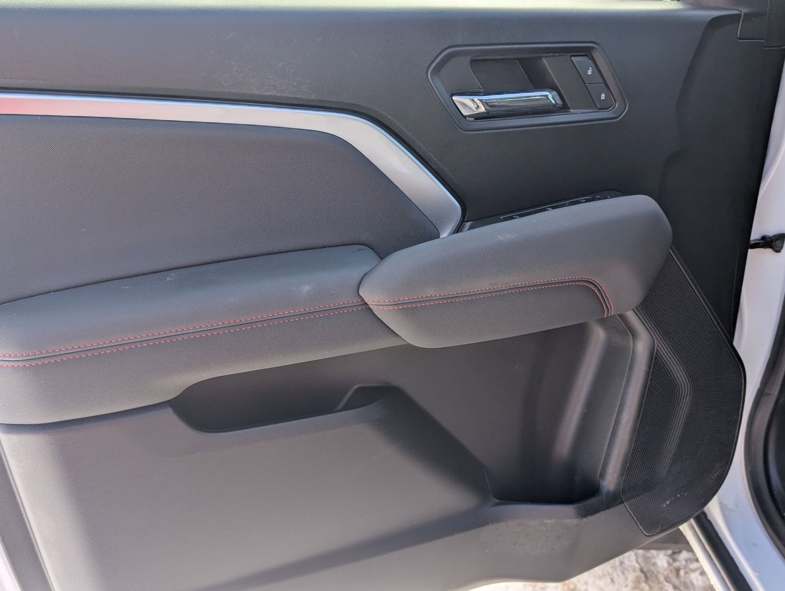 Used 2023 Chevrolet Colorado Z71 w/ Z71 Convenience Package 2 image 6