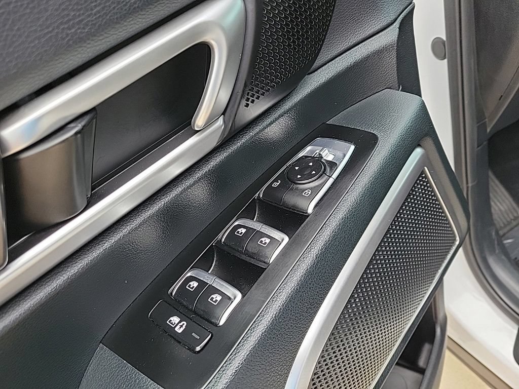 Used 2025 Kia Telluride S AWD/4WD image 31