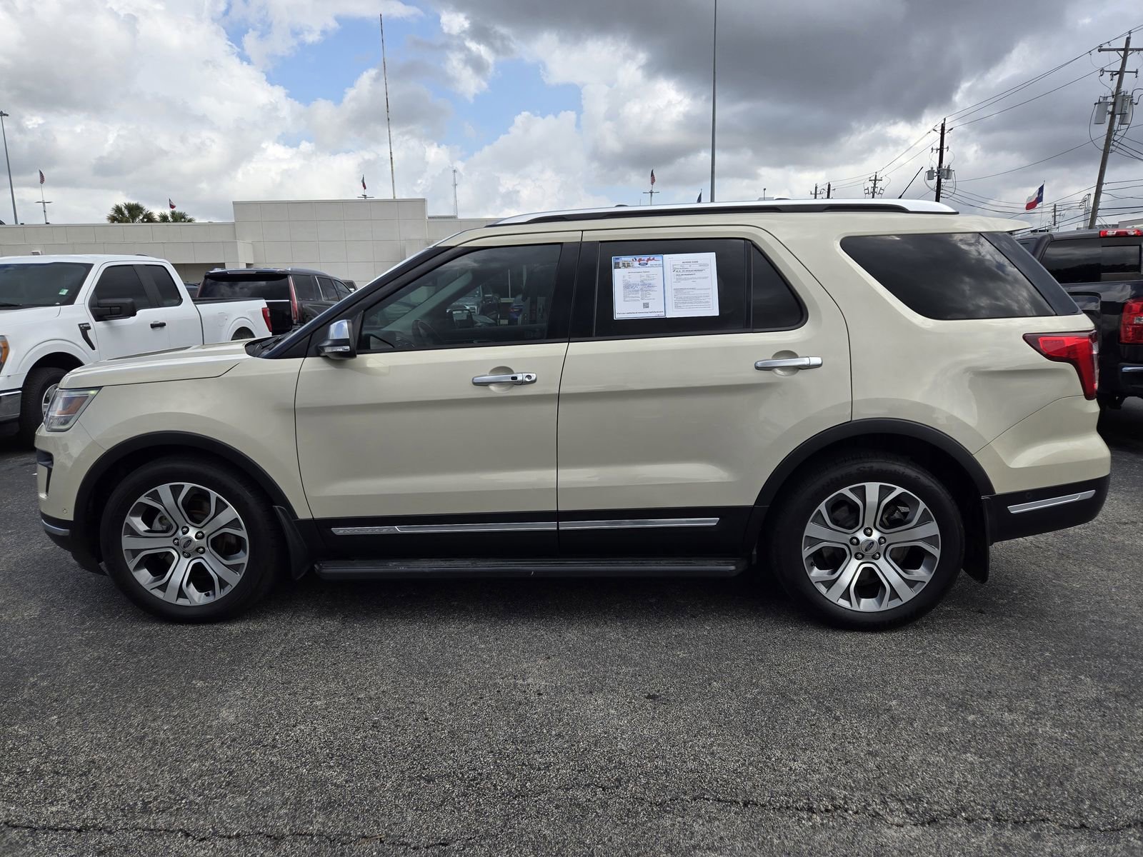 Used 2018 Ford Explorer Platinum image 5