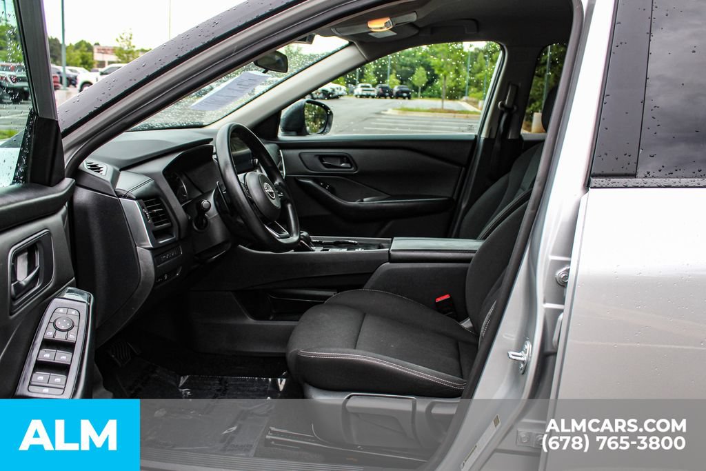 Used 2024 Nissan Rogue S FWD image 15