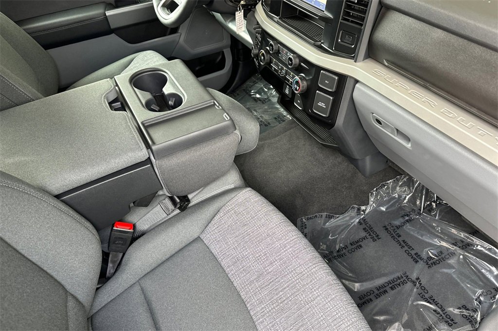 New 2025 Ford F250 XLT w/ FX4 Off-Road Package image 12