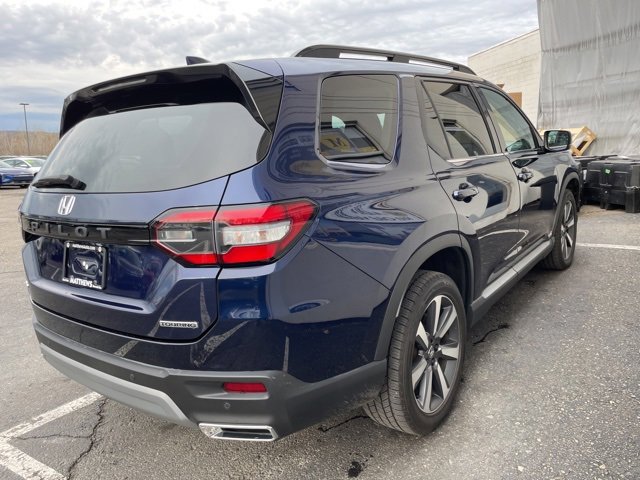 Used 2023 Honda Pilot Touring image 5