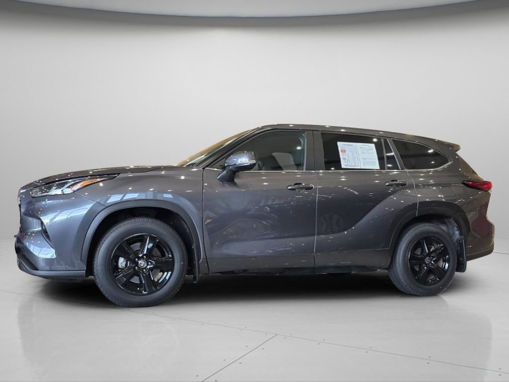 Used 2023 Toyota Highlander LE image 14