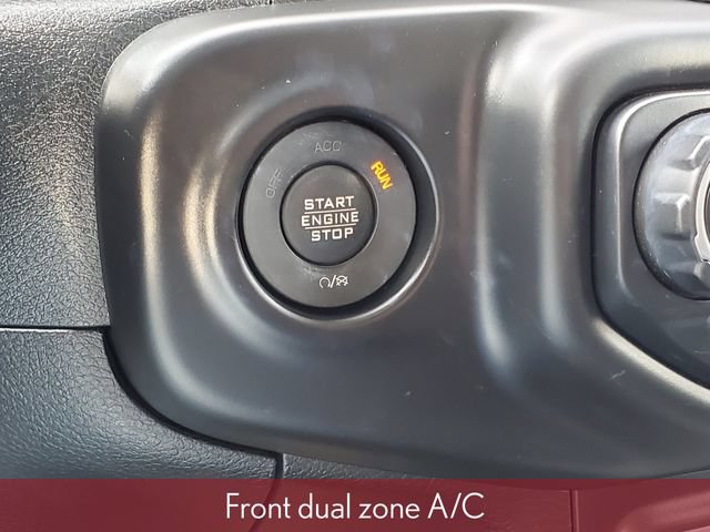 Used 2018 Jeep Wrangler Unlimited Sahara w/ Cold Weather Group AWD/4WD image 18