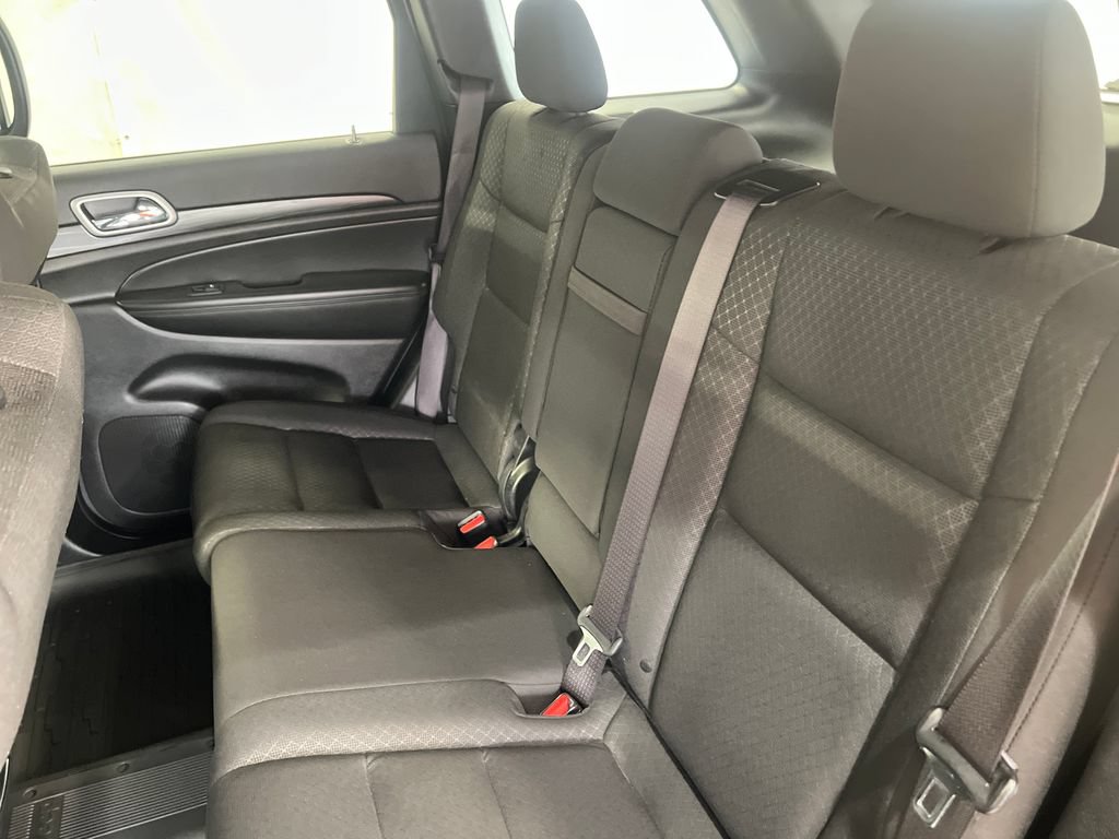 Used 2021 Jeep Grand Cherokee Laredo AWD/4WD image 39