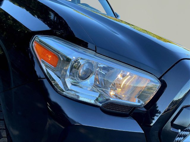 Used 2022 Toyota Tacoma SR w/ SR Convenience Package RWD image 32