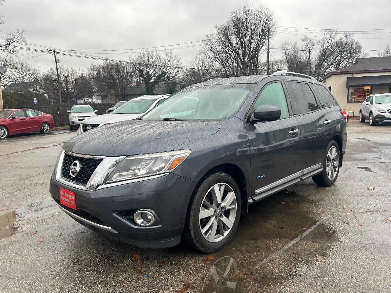 Used 2014 Nissan Pathfinder Platinum w/ Platinum Premium Package image 2
