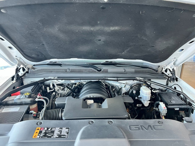 Used 2017 GMC Yukon XL SLE w/ SLE Value Package image 4