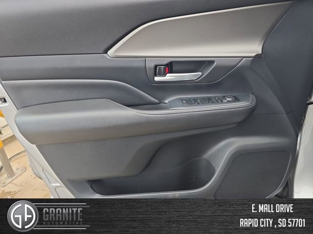 Used 2024 Toyota Grand Highlander XLE image 10