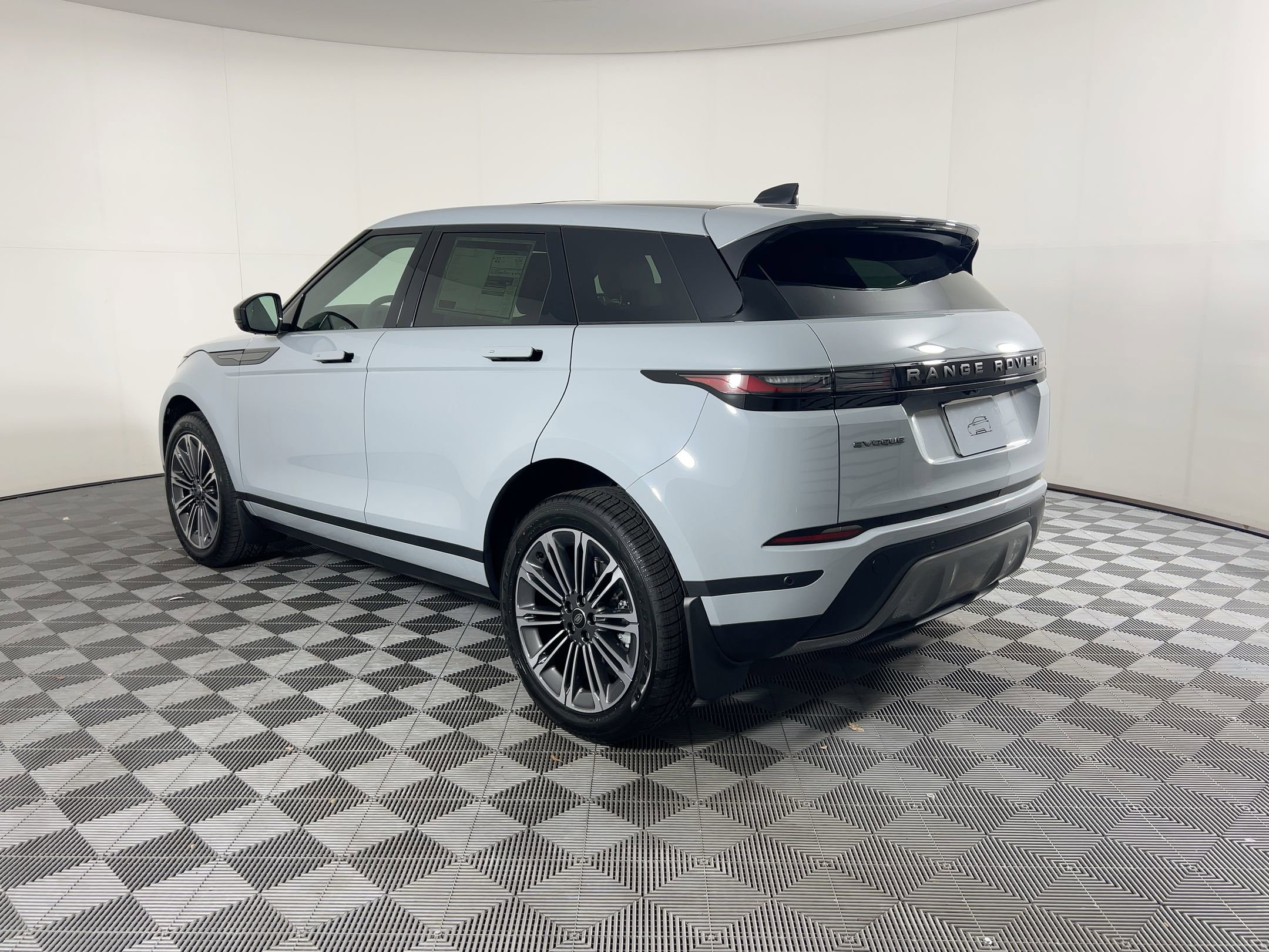 New 2026 Land Rover Range Rover Evoque S image 3