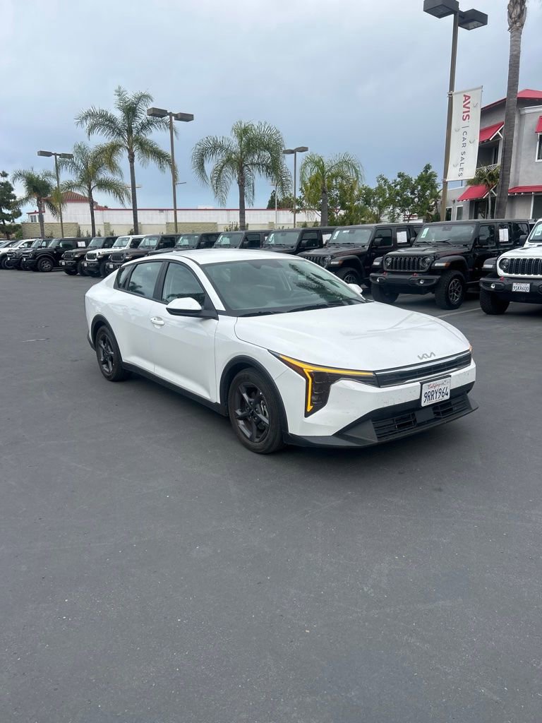 Used 2025 Kia K4 LXS FWD image 6