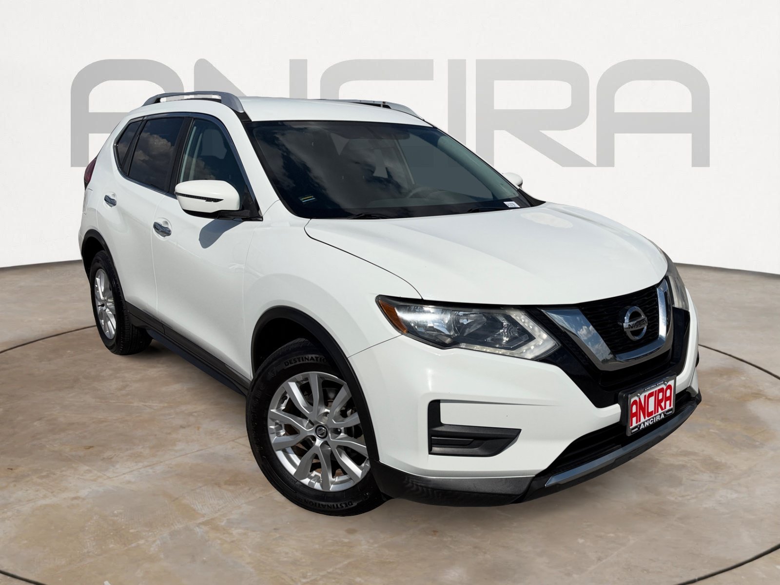 Used 2017 Nissan Rogue SV FWD image 4