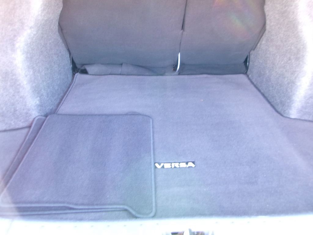 Used 2020 Nissan Versa SR w/ Convenience Package image 12