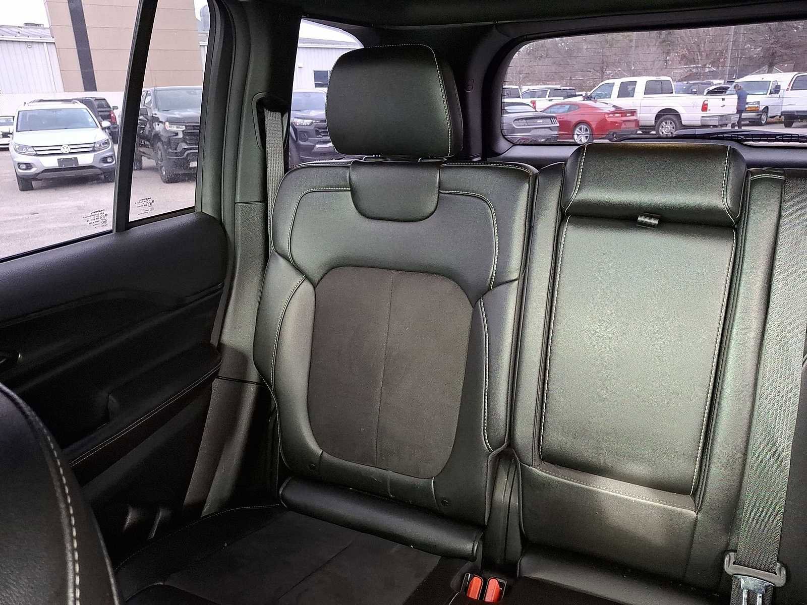 Used 2024 Jeep Grand Cherokee Altitude image 13