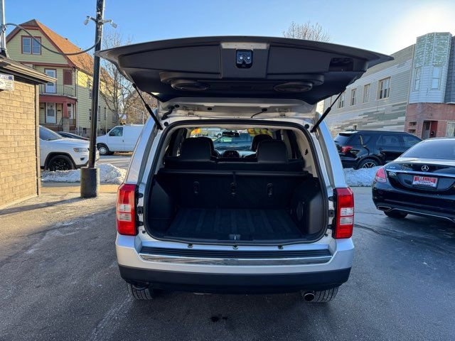 Used 2012 Jeep Patriot Limited w/ Sun/Sound Group image 27