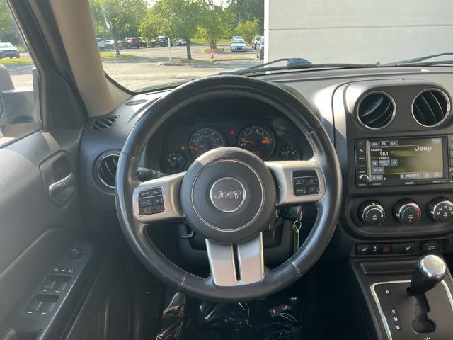 Used 2015 Jeep Patriot High Altitude AWD/4WD image 16