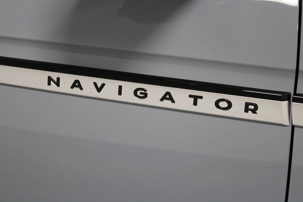 New 2025 Lincoln Navigator Reserve image 11