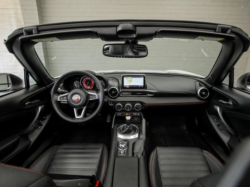 Used 2019 FIAT 124 Spider Abarth w/ Convenience Group RWD image 11