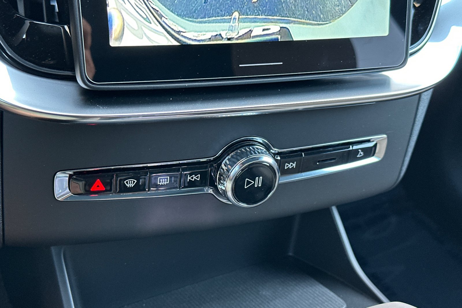 New 2027 Volvo XC90 B6 Plus AWD/4WD image 18