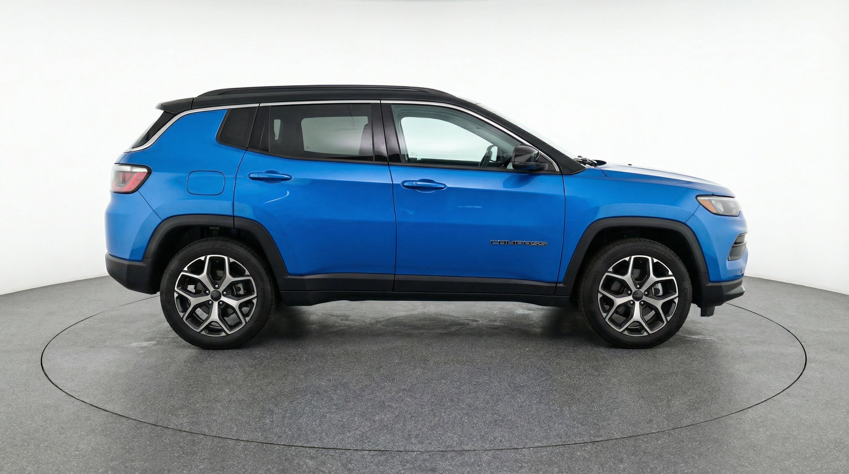Used 2025 Jeep Compass Limited AWD/4WD image 11