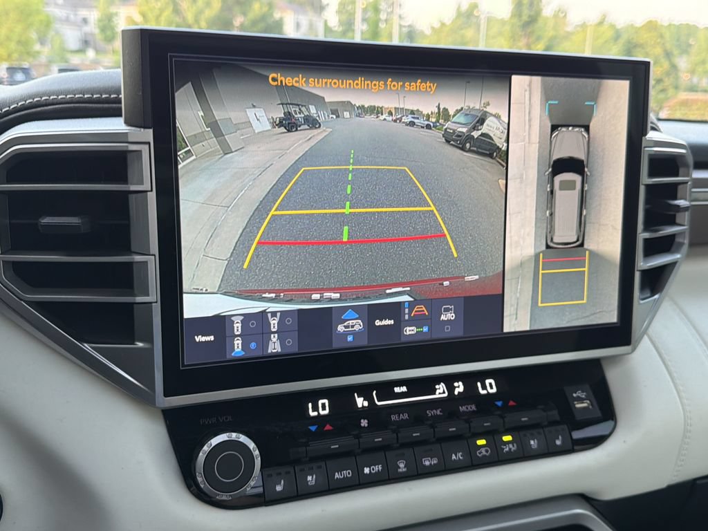 Used 2025 Toyota Sequoia Capstone AWD/4WD image 26