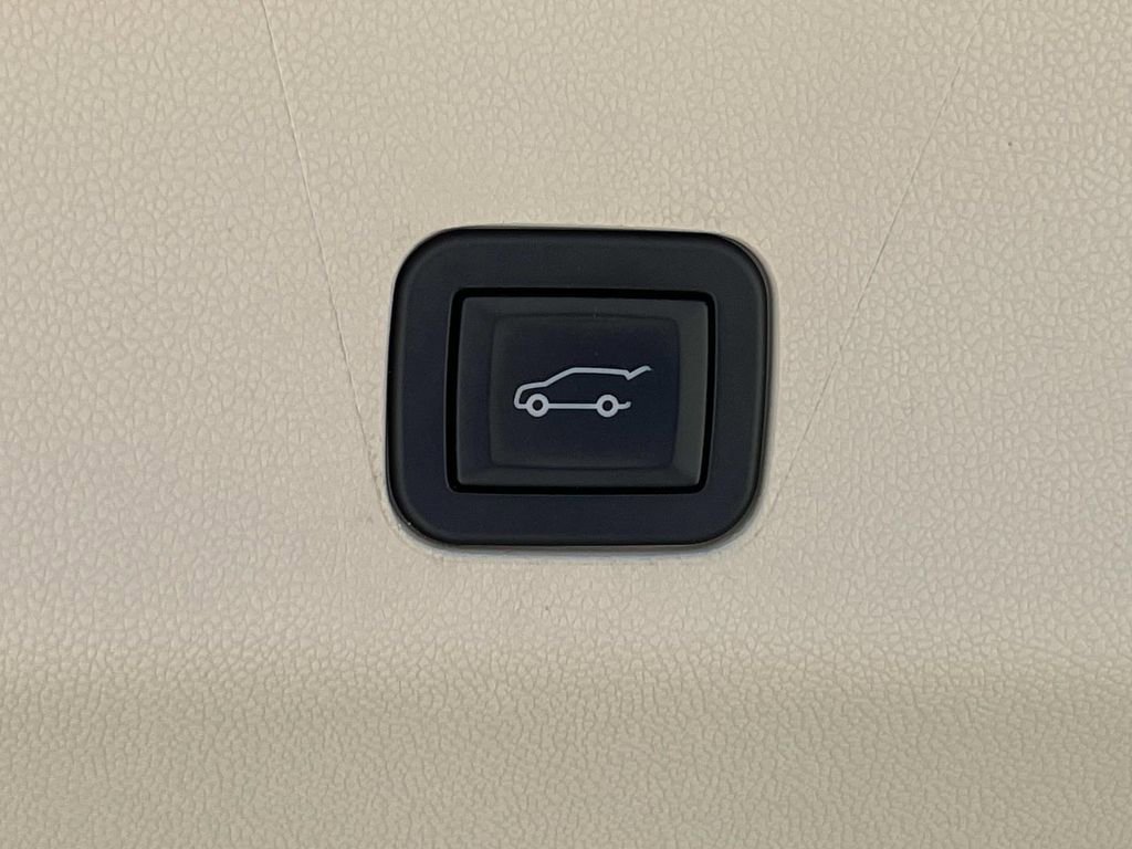 Certified 2024 Cadillac Escalade Sport Platinum w/ LPO, ONYX Package image 13